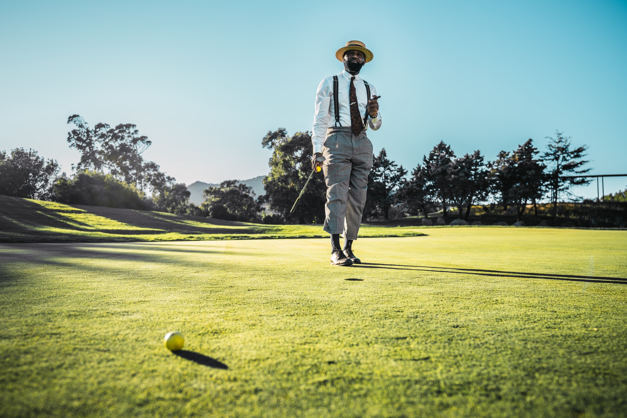 How to Choose The Right Kind of Clothing for a Golf Outing - QrocheHub